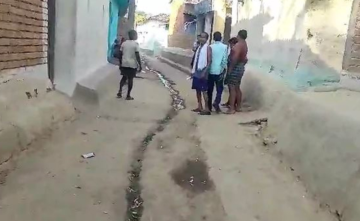 CG News: मुख्यधारा से अलग रहने को मजबूर 85 आदिवासी परिवार, 3 साल पहले समाज ने सुनाया यह तुगलकी फरमान