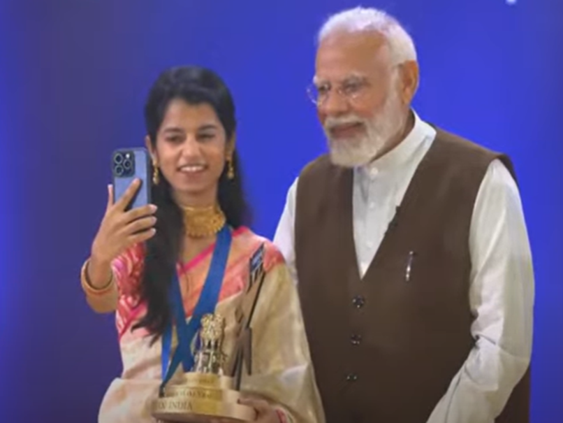 National Creators Award: पीएम मोदी ने जया किशोरी, मैथिली ठाकुर, कविता किचन, RJ रौनक समेत इनको दिए अवॉर्ड