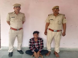 सब्सक्राइबर, लाइक और फॉलोअर्स बढ़ाने के लिए आपत्तिजनक रील बनाना पड़ा महंगा, युवक को घर से उठा ले गई पुलिस सब्सक्राइबर, लाइक और फॉलोअर्स बढ़ाने के लिए आपत्तिजनक रील बनाना पड़ा महंगा, युवक को घर से उठा ले गई पुलिस