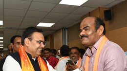 विधानसभा चुनाव में भाजपा प्रत्याशी को जिसने हरवाया, उस पर मेहरबान हुई पार्टी, सुरेश टाक फिर BJP में लौटे
