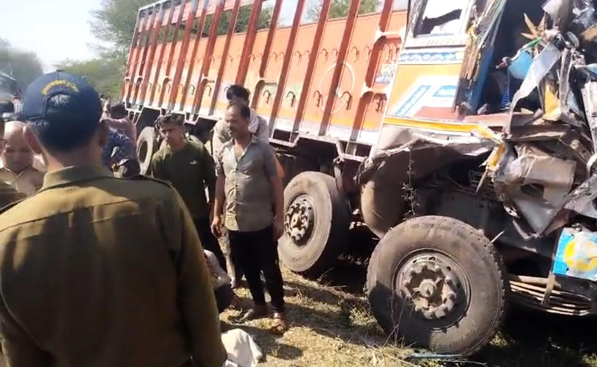 Sagar Road Accident: बस और ट्रक की भीषण टक्कर से दहला सागर, दोनों ड्राइवरों समेत तीन की मौत, 40 यात्री घायल