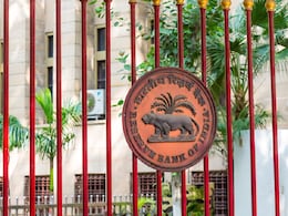 RBI ने नवी फिनसर्व, DMI फाइनेंस और 2 अन्य NBFC पर की सख्त कार्रवाई,  लोन मंजूरी और वितरण पर लगाई रोक RBI ने नवी फिनसर्व, DMI फाइनेंस और 2 अन्य NBFC पर की सख्त कार्रवाई,  लोन मंजूरी और वितरण पर लगाई रोक