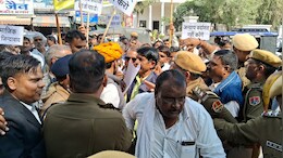 राजस्थान में शिक्षा मंत्री मदन दिलावर के खिलाफ सड़कों पर उतरे लोग, शिक्षकों पर हुई कार्रवाई के खिलाफ किया उग्र प्रदर्शन
