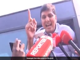 केजरीवाल की गिरफ्तारी पर AAP का प्रदर्शन: दिल्ली पुलिस ने आतिशी और सौरभ भारद्वाज को हिरासत में लिया केजरीवाल की गिरफ्तारी पर AAP का प्रदर्शन: दिल्ली पुलिस ने आतिशी और सौरभ भारद्वाज को हिरासत में लिया