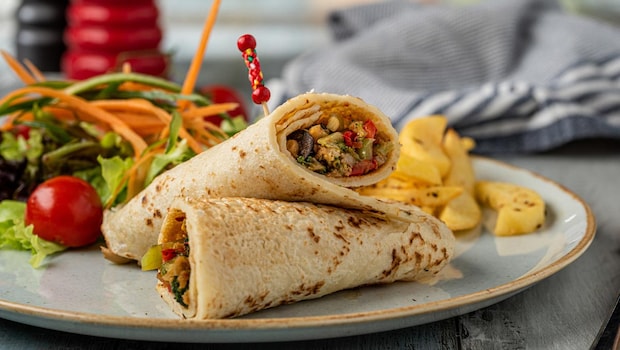 How To Make Bombay-Style Aloo Frankie At Home
