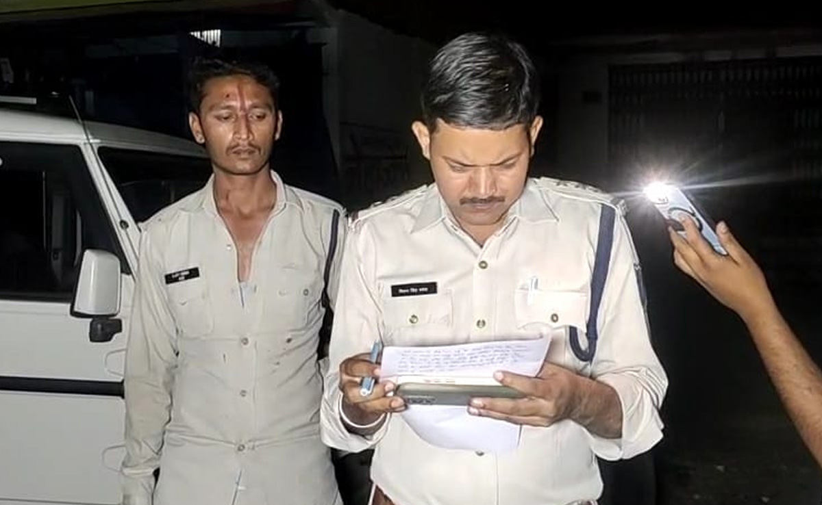 Rewa में बदमाशों का आतंक! हुड़दंगियों को रोकने गई पुलिस टीम पर किया चाकू से हमला, आरक्षक घायल