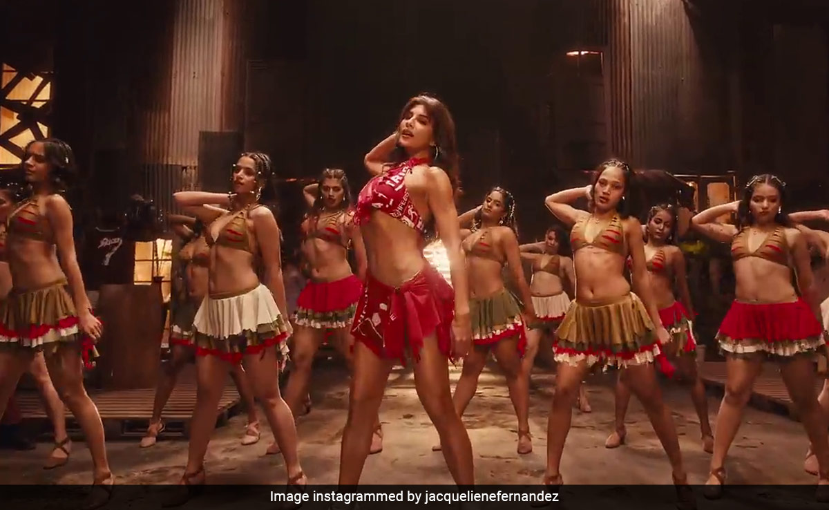 Jacqueliene Fernandez Dances To The Rhythm Of <i>Yimmy Yimmy</i> In Funky Tasselled Skirts And Crop Tops