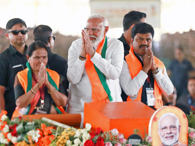 प्रधानमंत्री मोदी ने कोयंबटूर में रोड शो किया, 1998 बम धमाके के पीड़ितों को श्रद्धांजलि दी