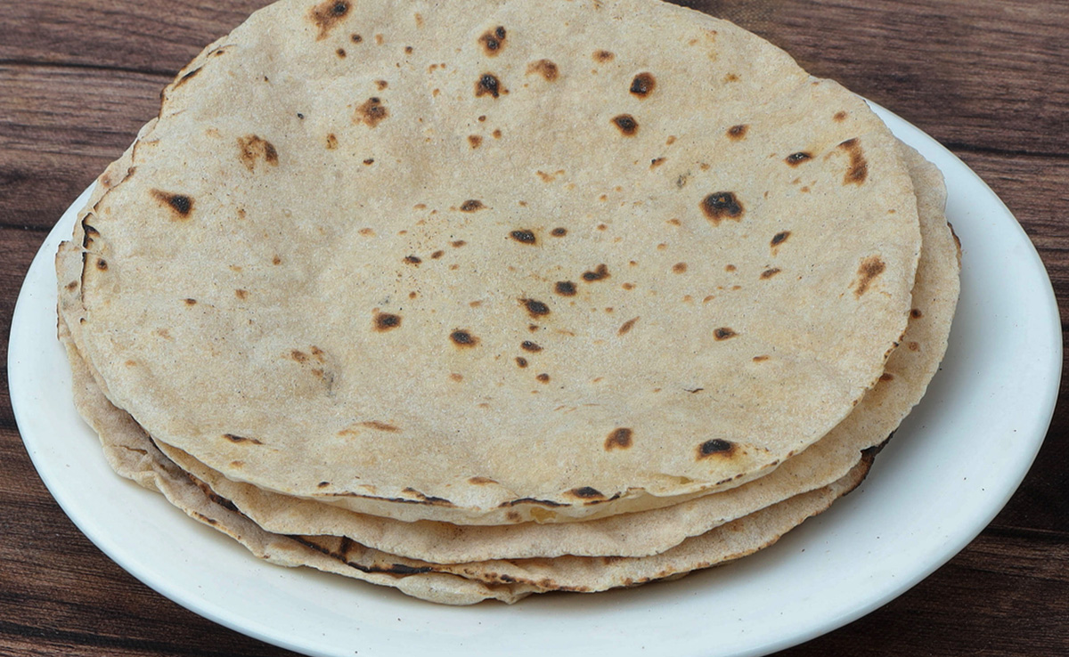 शख्स ने शेयर की रोटी की तस्वीर, Swiggy ने कमेंट में लिख दी ऐसी बात, पढ़कर लोगों की नहीं रुक रही हंसी