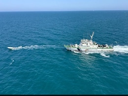 Pak Boat With 6 Men Intercepted Off Gujarat Coast, Drugs Worth Rs 480 Crore Seized Pak Boat With 6 Men Intercepted Off Gujarat Coast, Drugs Worth Rs 480 Crore Seized