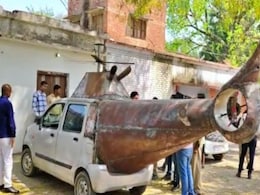 गज़ब का देसी जुगाड़, कार को ही बना डाला हेलीकॉप्टर, लेकिन टेक ऑफ से पहले हुए पुलिस के दर्शन गज़ब का देसी जुगाड़, कार को ही बना डाला हेलीकॉप्टर, लेकिन टेक ऑफ से पहले हुए पुलिस के दर्शन