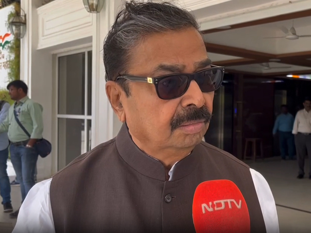 Maharashtra: मुंबई की उत्तर पश्चिम लोकसभा सीट पर गजानन कीर्तिकर के सामने बेटे अमोल कीर्तिकर की चुनौती