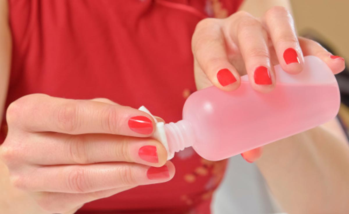 Beauty tips : नेल पॉलिश रिमूवर से नहीं इन घरेलू नुस्खों से हटाएं नेलपॉलिश |  how to remove nail polish with home remedy, best home remedy to remove nail  paint