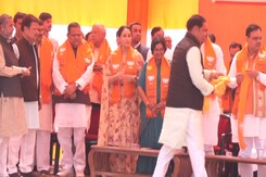 कांग्रेस को बड़ा झटका, कई दिग्गज नेता BJP में हुए शामिल कांग्रेस को बड़ा झटका, कई दिग्गज नेता BJP में हुए शामिल