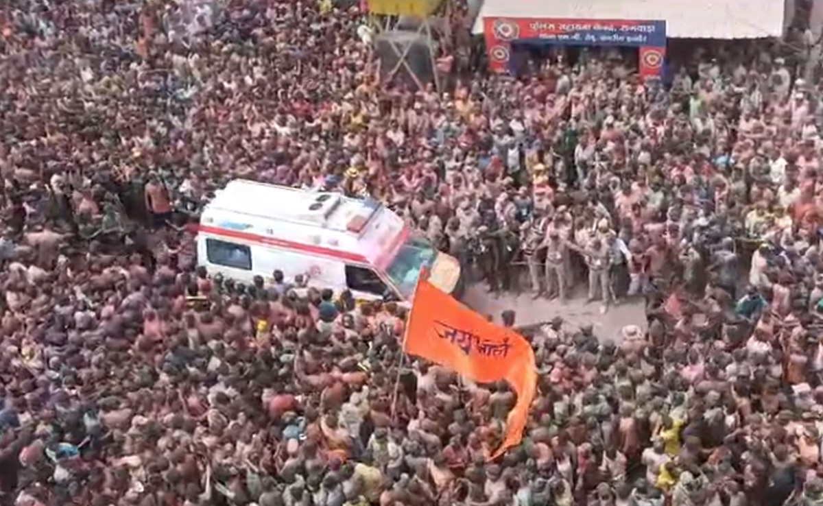 Indore Ger 2024: गेर यात्रा में दिखी मानवता की मिसाल, गर्व से ऊंचा हुआ इंदौर का सिर, ये रहा वायरल वीडियो