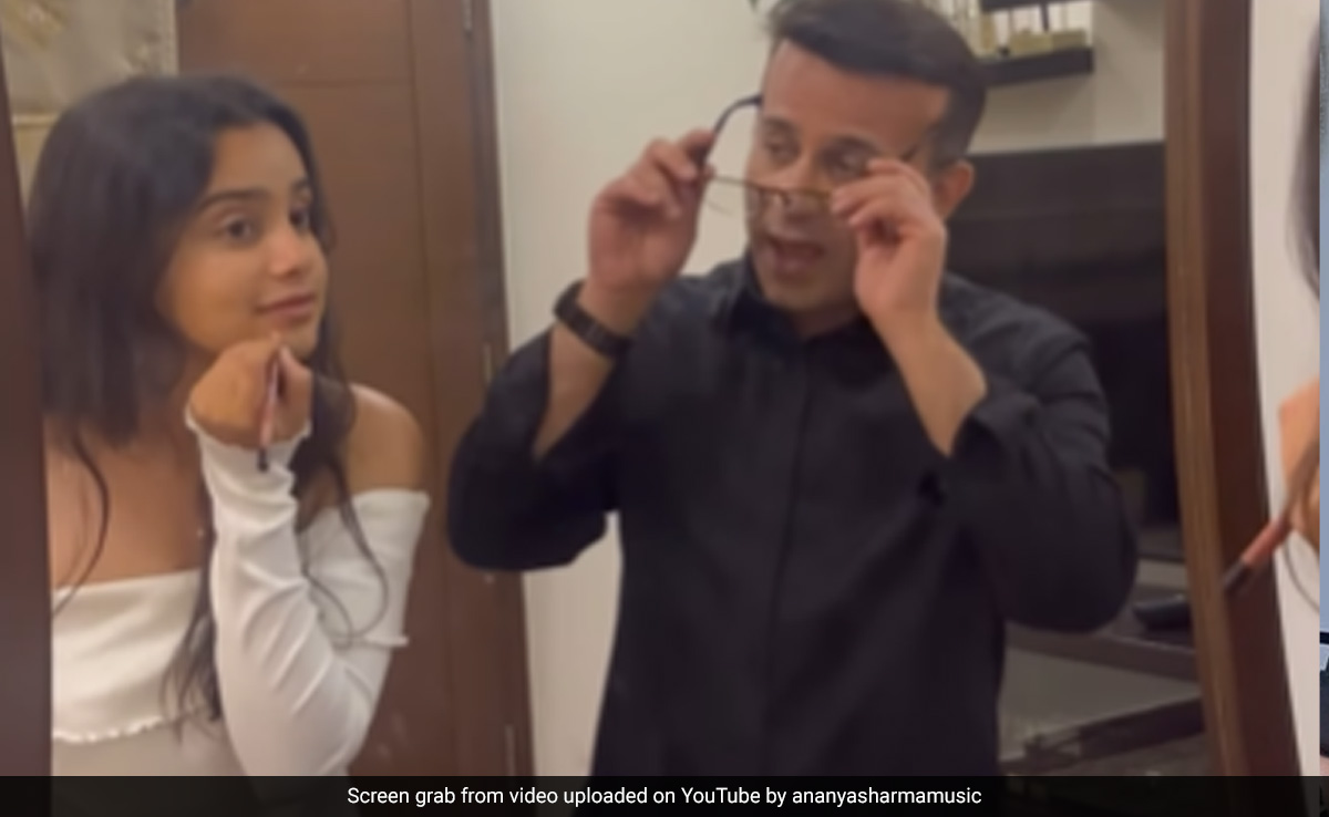 पिता-बेटी ने रोमांटिक अंदाज़ में साथ गाया 'अच्छा जी मैं हारी' गाना, खूबसूरत परफॉर्मेंस पर फिदा हुए लोग, मिल रही तारीफ