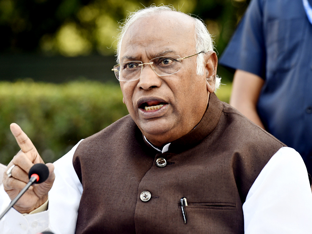 कांग्रेस की दूसरी लिस्ट, 43 उम्मीदवार समझिए कहां हुआ फेरबदल?