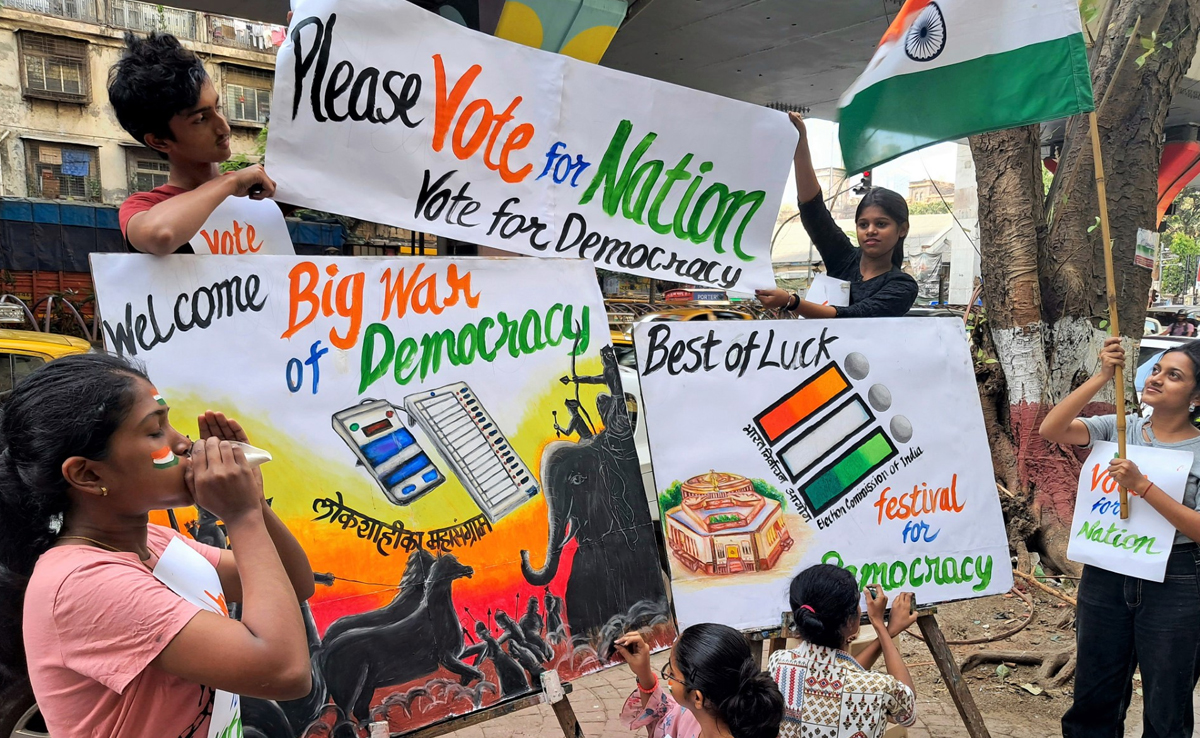 Lok Sabha 2024: राजस्थान में बनाए गए 52 हजार बूथ,15 लाख फर्स्ट टाइम वोटर, पत्रकार भी कर सकेंगे पोस्टल बैलट से वोट