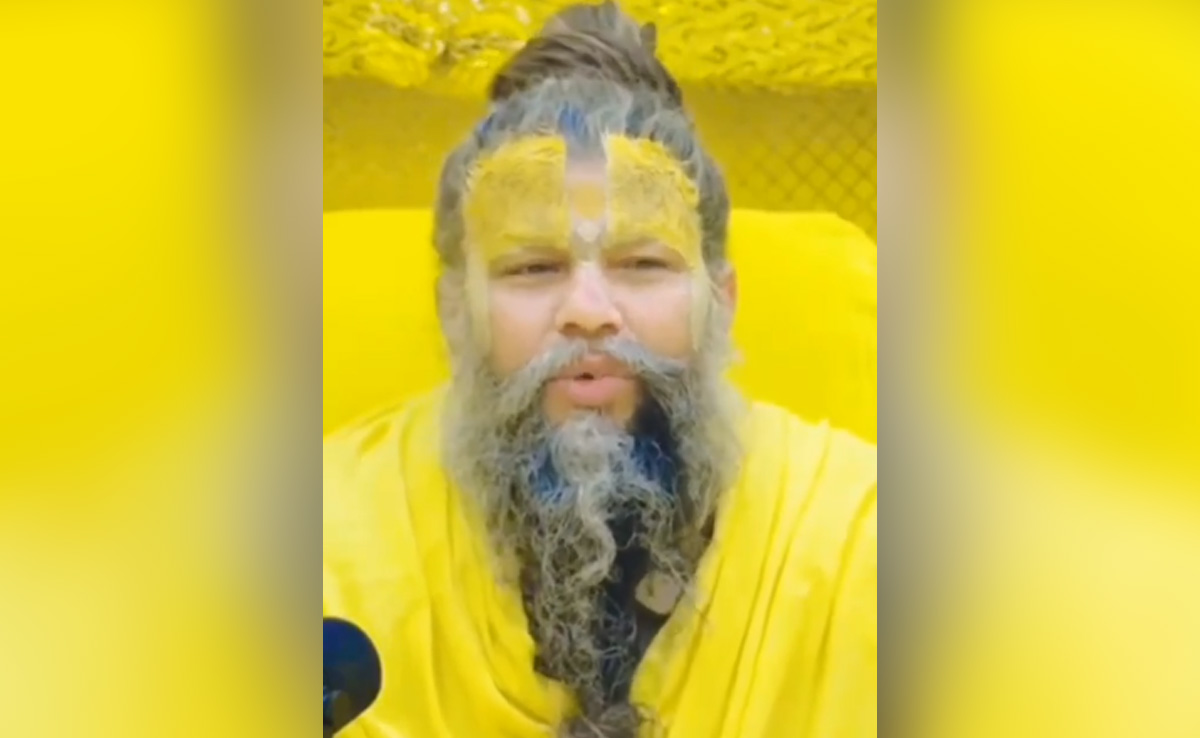 घर के बाहर काला जूता टांगने से क्या होता है, जानिए प्रेमानंद महाराज से इस टोटके का सच