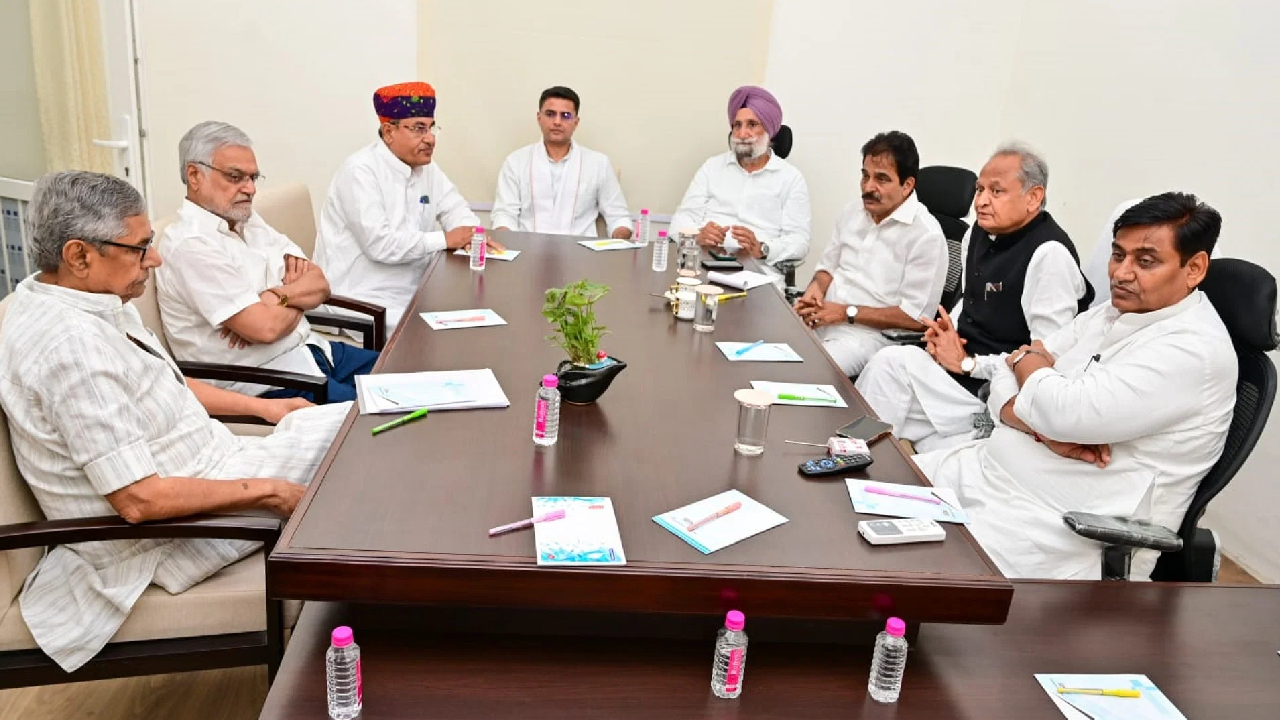 Lok Sabha Election 2024: जयपुर में पीसीसी वॉर रूम में कांग्रेस की अहम बैठक