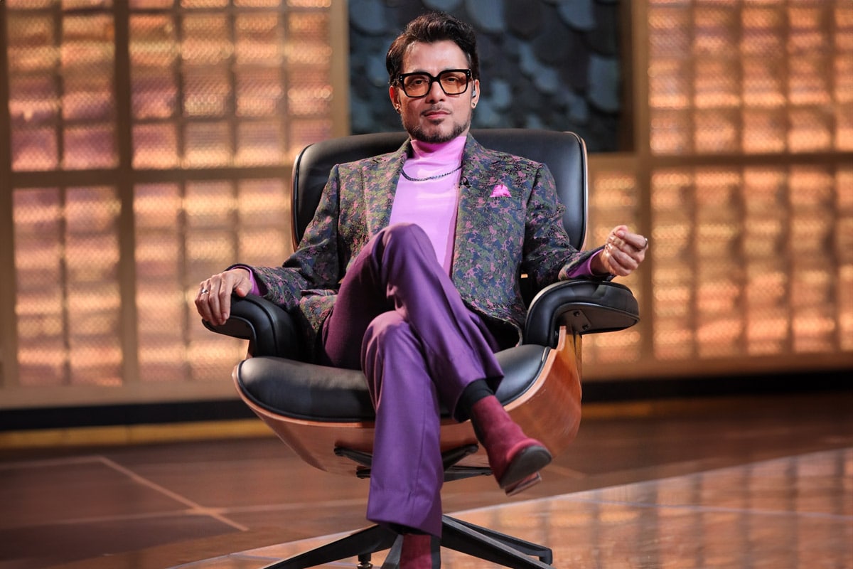 Anupam Mittal Stuns Fans with Intense Surya Namaskar Routine: Watch