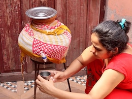 मटके का पाने पीने के फायदे जानकर 'मटका' लेने के लिए मटक उठेगा आपका मन, जानें मिट्टी के घड़े या मटके का पानी पीने के फायदे मटके का पाने पीने के फायदे जानकर 'मटका' लेने के लिए मटक उठेगा आपका मन, जानें मिट्टी के घड़े या मटके का पानी पीने के फायदे