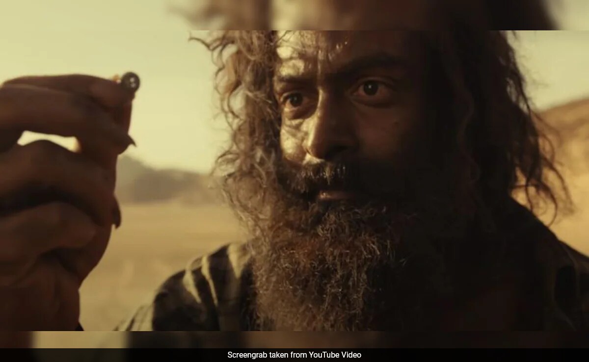 Mani Ratnam Praises Prithviraj Sukumaran For <i>Aadujeevitham</i> Performance