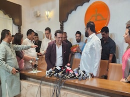 "14 साल का वनवास खत्म" : एकनाथ शिंदे की शिवसेना में शामिल हुए अभिनेता गोविंदा "14 साल का वनवास खत्म" : एकनाथ शिंदे की शिवसेना में शामिल हुए अभिनेता गोविंदा