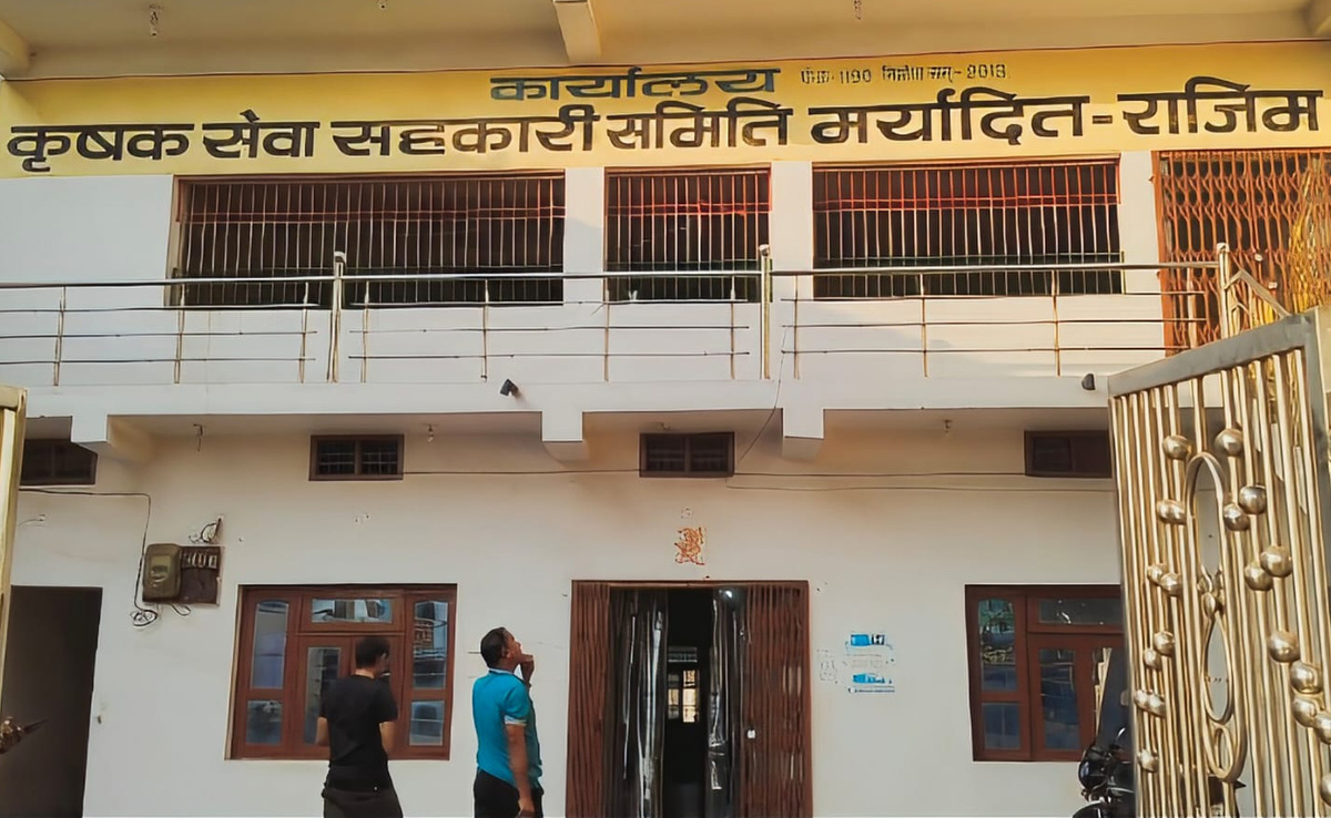 लाखों के टेंडर को गुपचुप निकालने की थी तैयारी, तभी पहुंची NDTV की टीम, फिर जानें क्या हुआ?