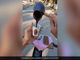 साइकिल चलाते हुए Turkish coffee बना रहा था शख्स, टैलेंट देख हैरान हुए लोग, बोले- क्या बैलेंस बनाया है... साइकिल चलाते हुए Turkish coffee बना रहा था शख्स, टैलेंट देख हैरान हुए लोग, बोले- क्या बैलेंस बनाया है...