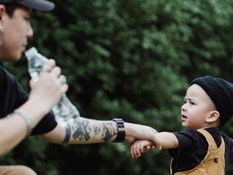 जिद्दी, बात न मानने और बात-बात पर जवाब देने वाले बच्चों के लिए अपनाएं ये पेरेंटिंग टिप्स, फिर देखिए कैसे हर कहा मानता है