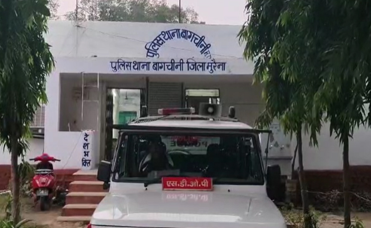 Morena: टॉफी का लालच देकर बच्चे को मंदिर के पीछे ले गया नाबालिग, फिर कर दिया ये काम 