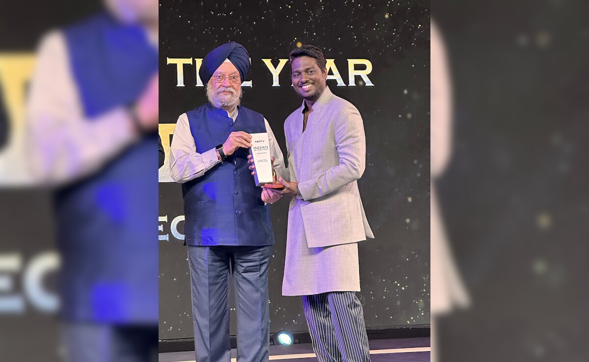 NDTV Indian Of The Year: <i>Jawan</i> Filmmaker Atlee Receives The 'Director Of The Year' Award