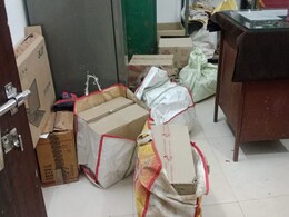 Mauganj की शराब दुकान में चल रहा है 'एक के साथ एक फ्री' का ऑफर! पुलिस ने मारा छापा, 13 आरोपी गिरफ्तार Mauganj की शराब दुकान में चल रहा है 'एक के साथ एक फ्री' का ऑफर! पुलिस ने मारा छापा, 13 आरोपी गिरफ्तार
