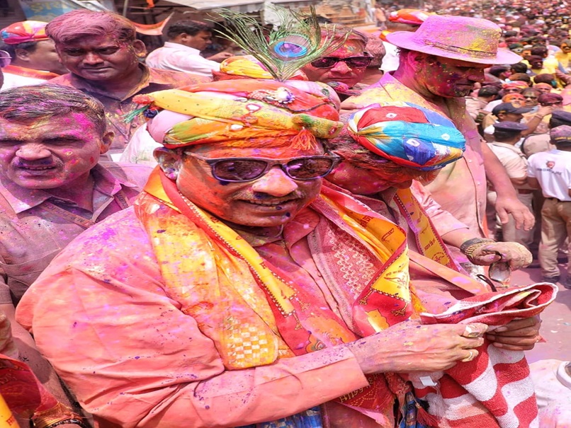 रंगपंचमी 2024: देश के सबसे स्वच्छ शहर इंदौर में होलकर राज से निकल रही है गेर, CM पर ऐसे चढ़ा रंग