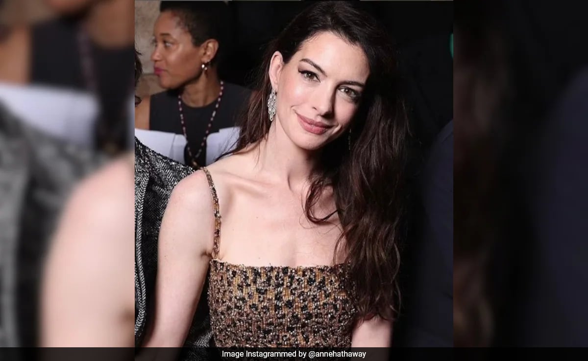 Anne Hathaway Reveals She Had A Miscarriage While Acting As A Pregnant(00)