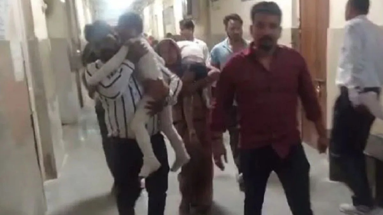 Kota Shiv Baraat: शिव बारात में करंट की चपेट में आए 14 बच्चे, कैसे हुआ ये हादसा?