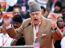 कश्मीर में एक दूसरे के खिलाफ चुनाव लड़ेंगी PDP और नेशनल कॉन्फ्रेंस कश्मीर में एक दूसरे के खिलाफ चुनाव लड़ेंगी PDP और नेशनल कॉन्फ्रेंस