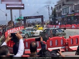 Maiden Formula 4 Car Racing On Banks Of Srinagar's Dal Lake Enthralls Fans Maiden Formula 4 Car Racing On Banks Of Srinagar's Dal Lake Enthralls Fans