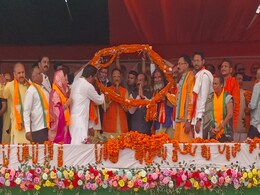 Elections 2024: चुनावी मंच से CM साय ने महतारी वंदन योजना को लेकर किया बड़ा ऐलान, महिलाओं के खिल उठे चेहरे Elections 2024: चुनावी मंच से CM साय ने महतारी वंदन योजना को लेकर किया बड़ा ऐलान, महिलाओं के खिल उठे चेहरे