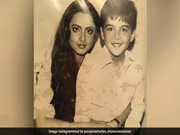 रेखा की गोदी में बैठा है बॉलीवुड का सबसे बड़ा स्टार, शाहरुख-सलमान-आमिर से ज्यादा इन पर मरती थी लड़कियां...पहचाना क्या? रेखा की गोदी में बैठा है बॉलीवुड का सबसे बड़ा स्टार, शाहरुख-सलमान-आमिर से ज्यादा इन पर मरती थी लड़कियां...पहचाना क्या?