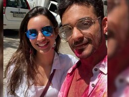 Holi 2024: Inside Triptii Dimri's Intimate Celebration With Rumoured Boyfriend Sam Merchant Holi 2024: Inside Triptii Dimri's Intimate Celebration With Rumoured Boyfriend Sam Merchant