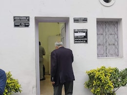 Rajasthan Politics: लोकसभा टिकट के लिए गुपचुप जयराम रमेश से मिले नेताजी, वायरल हो रही तस्वीर, पहचान कौन? Rajasthan Politics: लोकसभा टिकट के लिए गुपचुप जयराम रमेश से मिले नेताजी, वायरल हो रही तस्वीर, पहचान कौन?