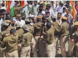 Rajasthan: कांग्रेस विधायक समेत 400 कार्यकर्ताओं पर पुलिस ने दर्ज की FIR, कलेक्ट्रेट गेट पर चढ़ गए थे गणेश घोगरा Rajasthan: कांग्रेस विधायक समेत 400 कार्यकर्ताओं पर पुलिस ने दर्ज की FIR, कलेक्ट्रेट गेट पर चढ़ गए थे गणेश घोगरा