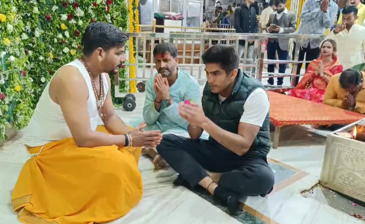 Ujjain Ke Mahakal: बॉक्सर विजेंद्र सिंह पहुंचे बाबा महाकाल के दरबार, दर्शन कर लिया आशीर्वाद