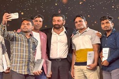 Video: Emotional Sunny Deol Hugs Uttarakhand Tunnel Rescue Heroes Video: Emotional Sunny Deol Hugs Uttarakhand Tunnel Rescue Heroes