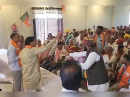 Lok Sabha Elections: विरोध के बाद पुरानी दुश्मनी भूल जिलाध्यक्ष के घर पहुंचे भाजपा प्रत्याशी, कहीं भारी न पड़ जाए गुटबाजी Lok Sabha Elections: विरोध के बाद पुरानी दुश्मनी भूल जिलाध्यक्ष के घर पहुंचे भाजपा प्रत्याशी, कहीं भारी न पड़ जाए गुटबाजी