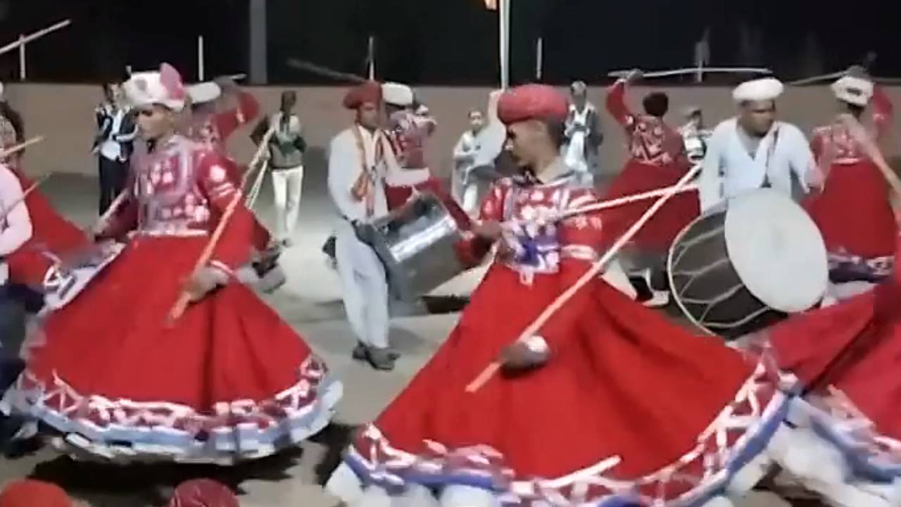 बालोतरा में फाल्गुन की धूम, नाचते-गाते और झूमते लोग