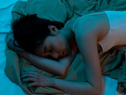 सोते समय क्या आप भी महसूस करते हैं यह लक्षण, 'स्लीप पैरालिसिस' के हो सकते हैं संकेत