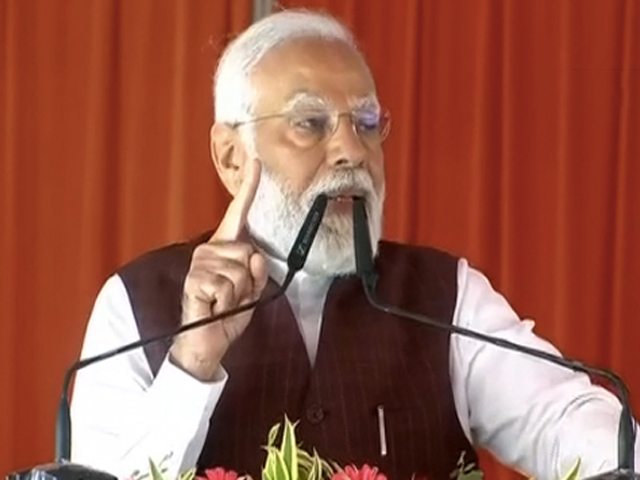 ''पहले की सरकारों ने जनता की आंखों में धूल झोंकी": आजमगढ़ की सभा में बोले PM मोदी